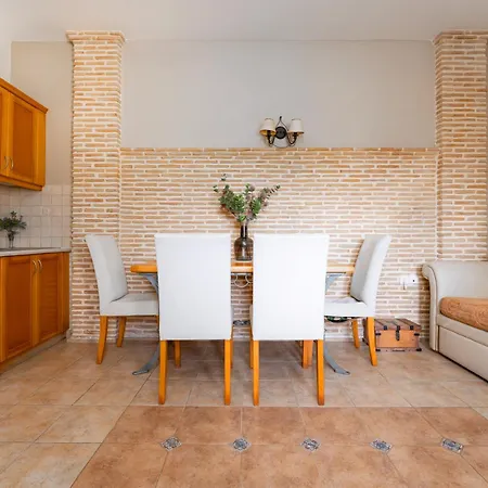 Ξενοδοχείο με διαμερίσματα Ionian Coco Palm Τσιλιβί