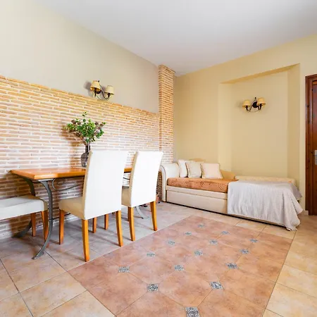 Ionian Coco Palm Τσιλιβί