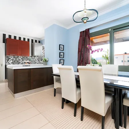 Ξενοδοχείο με διαμερίσματα Ionian Coco Palm