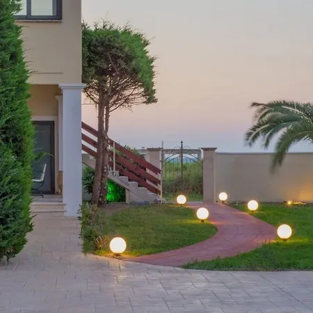 Ξενοδοχείο με διαμερίσματα Ionian Coco Palm 3*