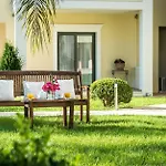 Ionian Coco Palm מלון דירות טסיליבי